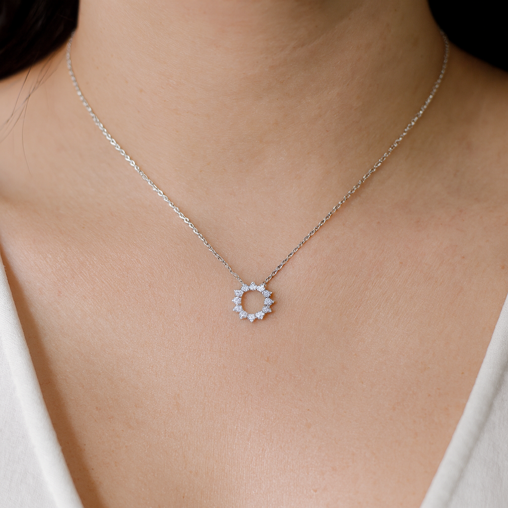 18k White Gold Diamond Halo Necklace