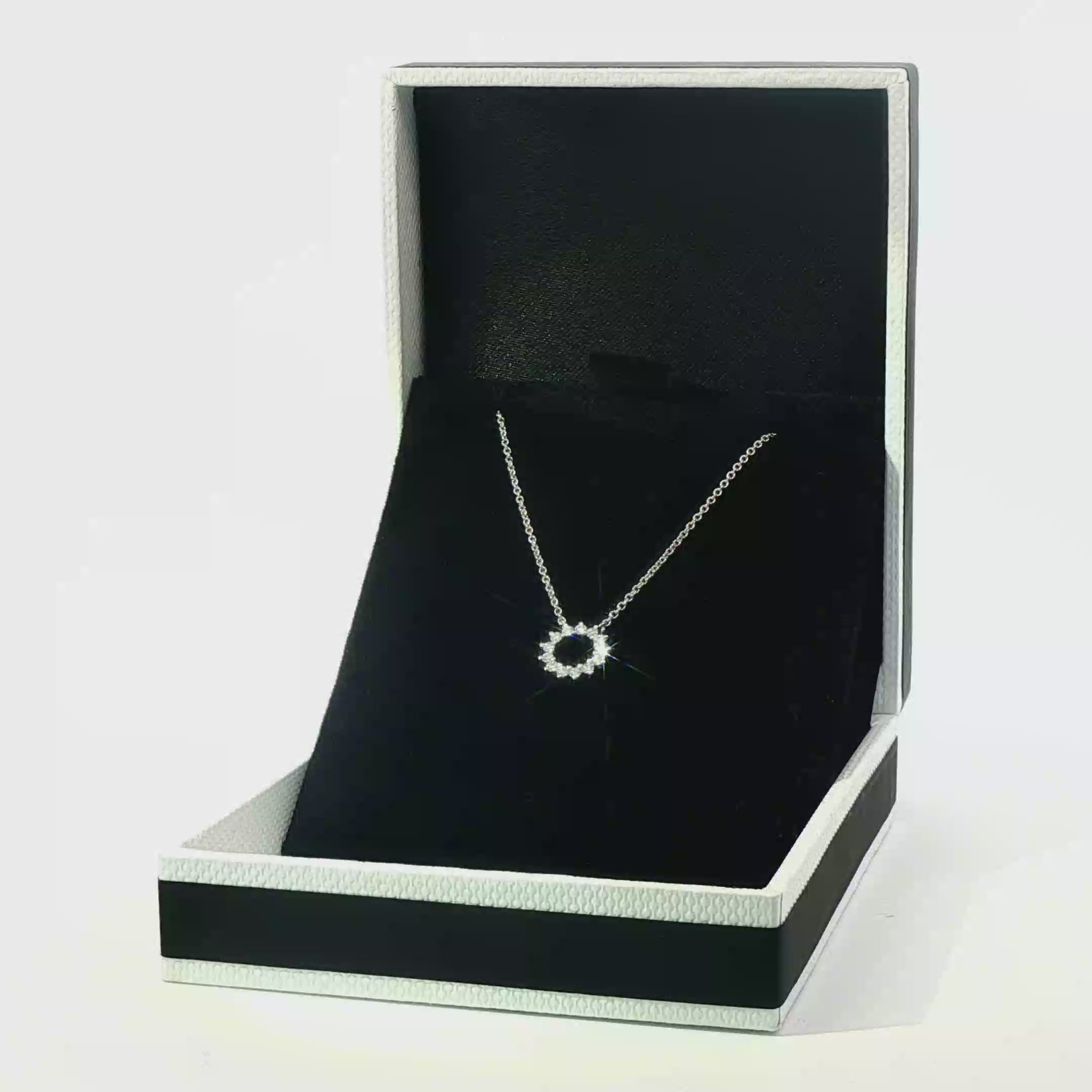 18k White Gold Diamond Halo Necklace