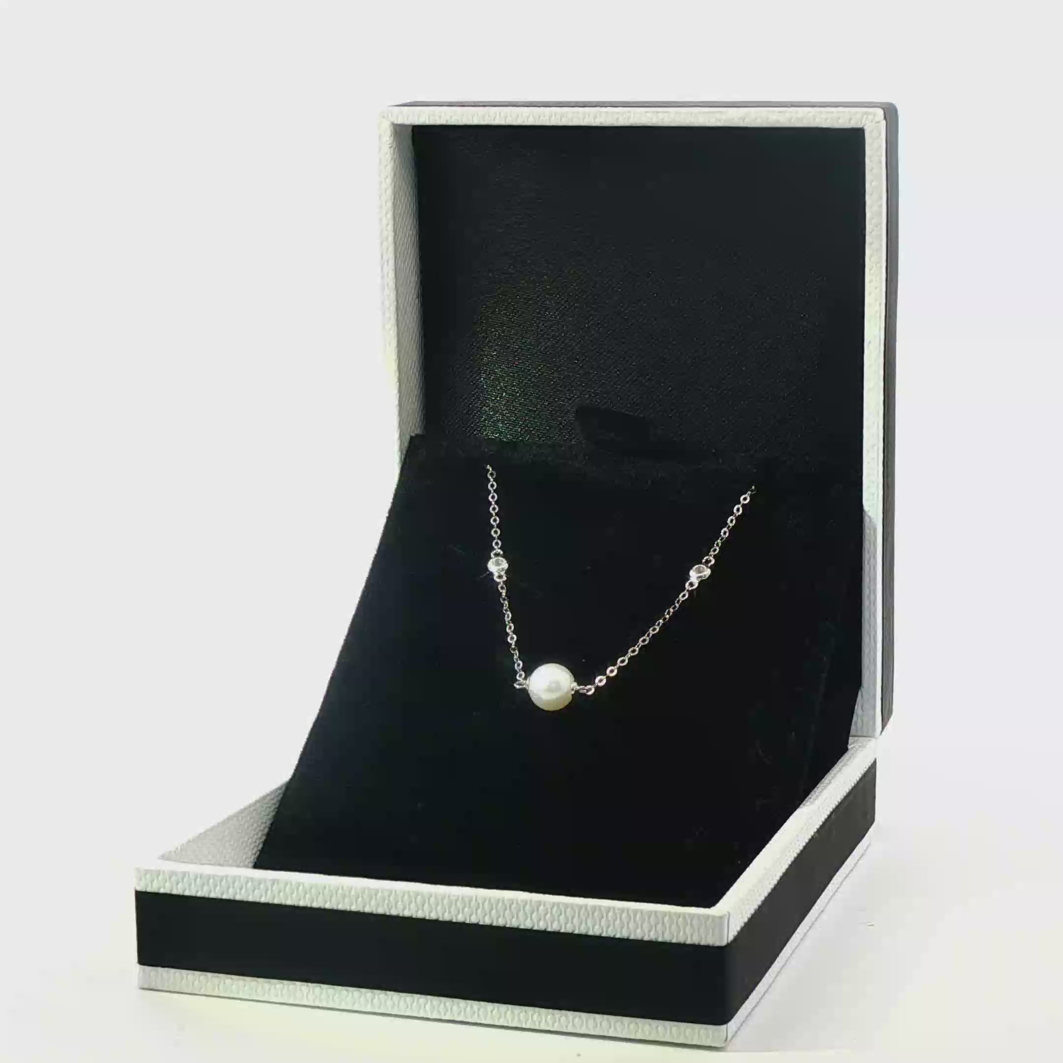 18k White Gold Pearl and Diamond Necklace